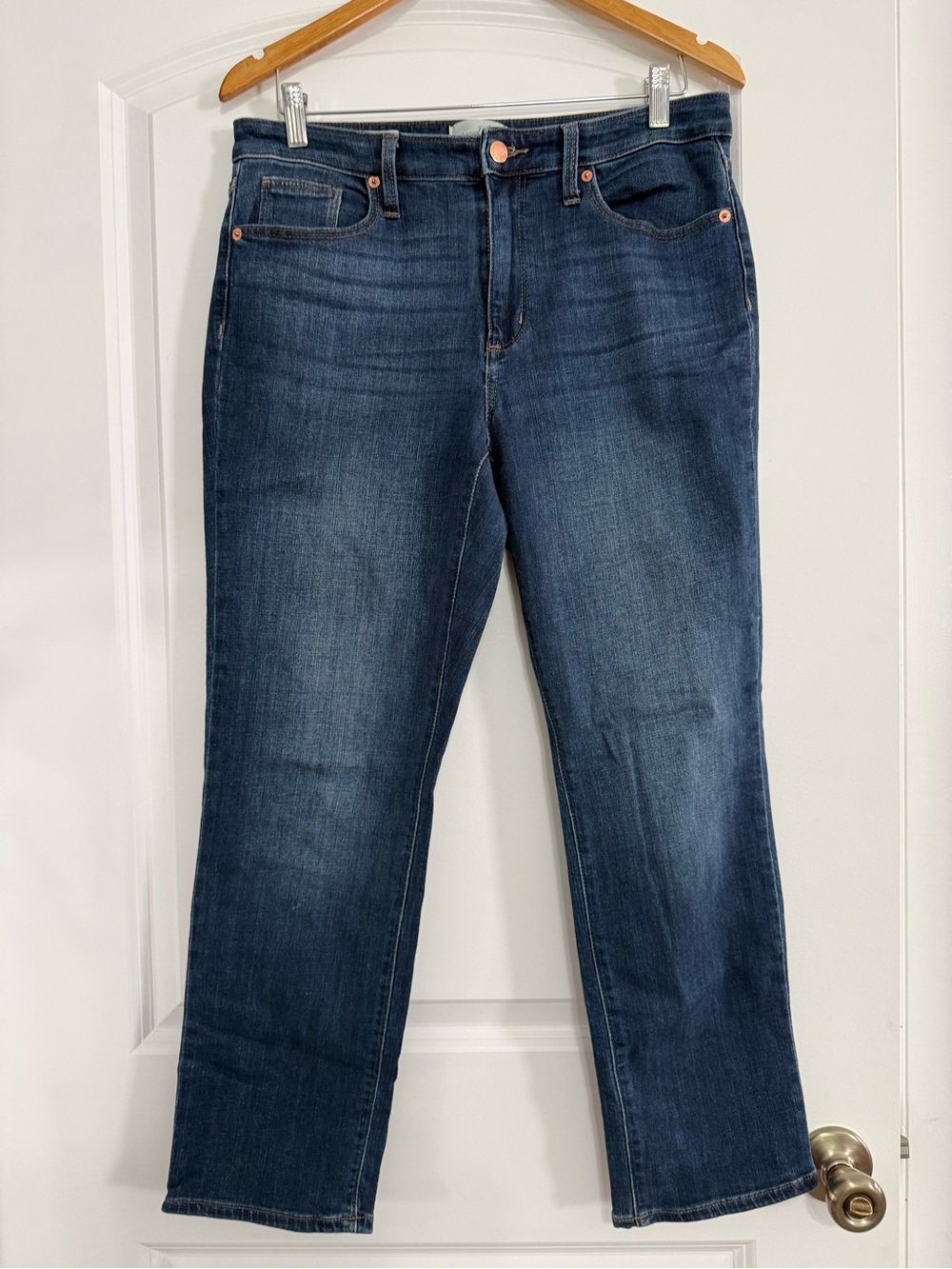 Universal Thread Women's Dark Indigo Straight-Leg Jeans